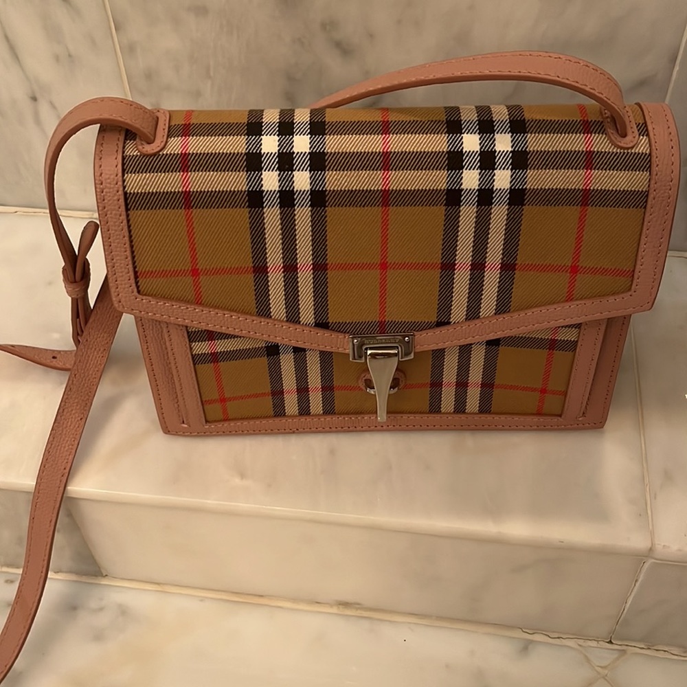 Burberry cross body bag w/orig dust bag - Picture 3 of 5